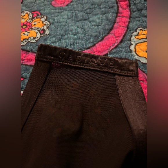 CACIQUE Lightly Lined Full
Coverage Underwire Bra in Black
Satin Plus Size 40l - Picture 8 of 8